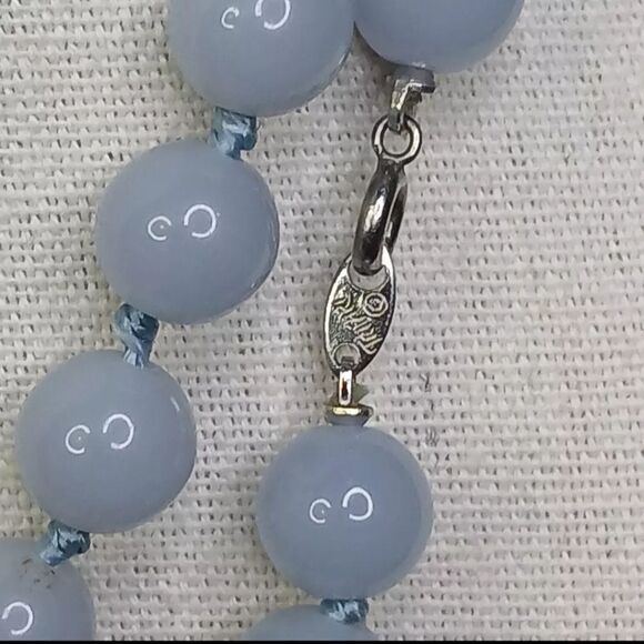 Vintage TRIFARI Necklace Gray Lucite Beads Individually Knotted 31" - Picture 6 of 6